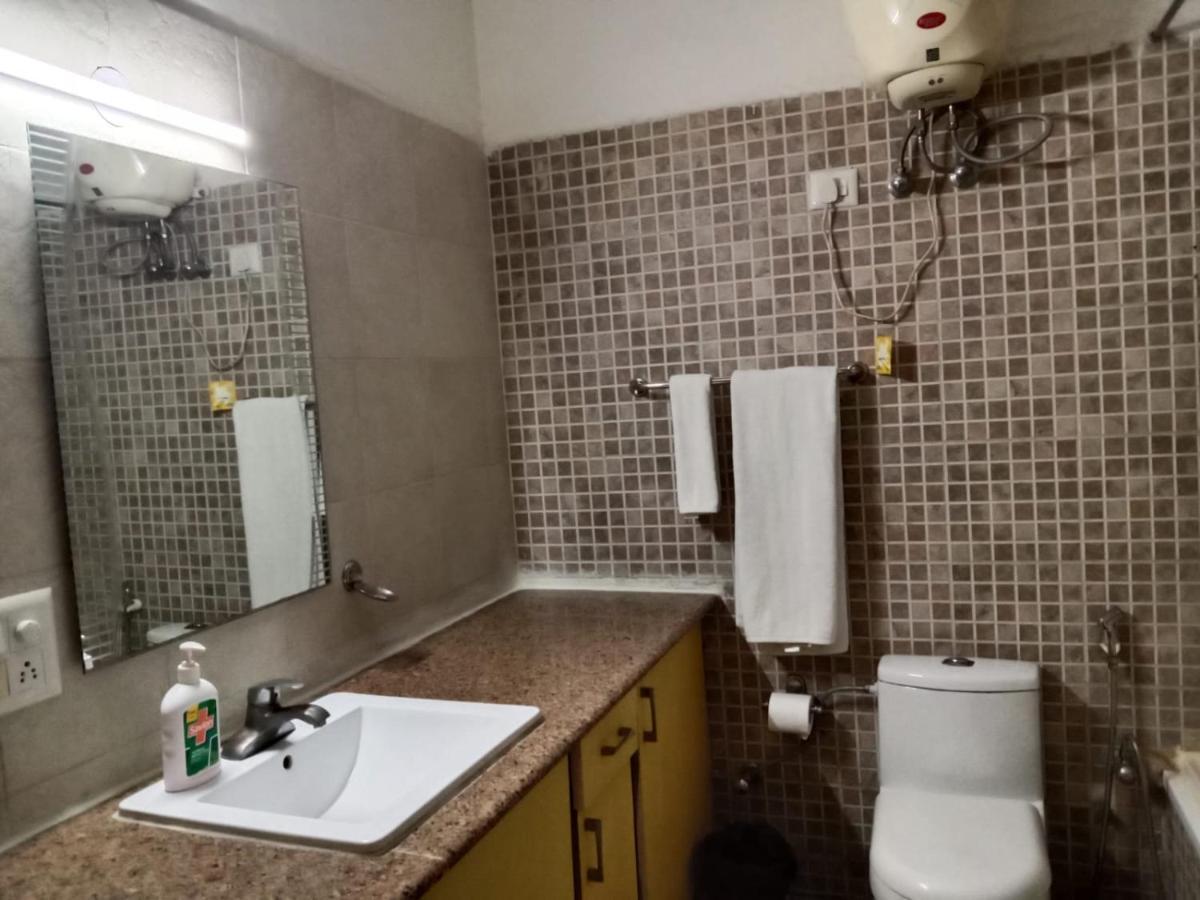 Studio Serviced Apartments Near Fortis Hospital Γκουργκάον Εξωτερικό φωτογραφία