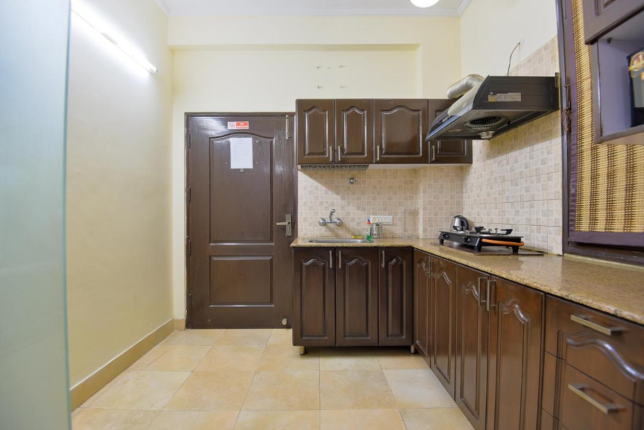 Studio Serviced Apartments Near Fortis Hospital Γκουργκάον Εξωτερικό φωτογραφία